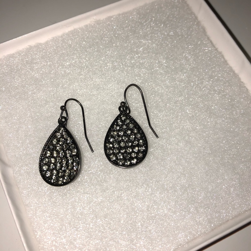 DANGLE EARRINGS - Picture 1 of 1